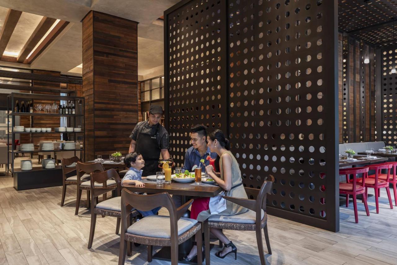 Clark Marriott Hotel Mabalacat Exterior foto